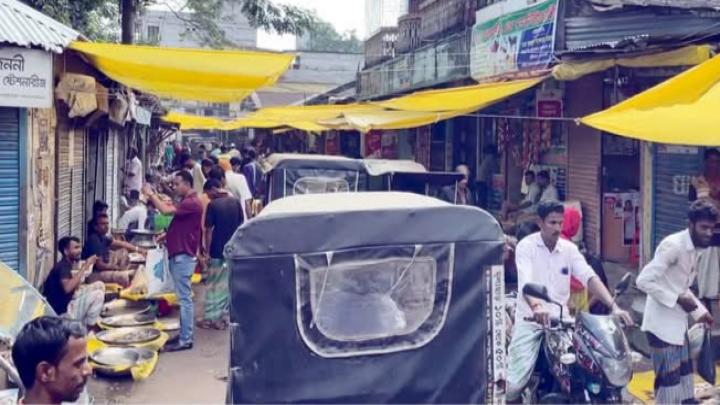 শেরপুরে সড়কে অবৈধ বাজার জনগণের ভোগান্তি, রাজস্ব হারাচ্ছে সরকার শেরপুরে সড়কে অবৈধ বাজার জনগণের ভোগান্তি, রাজস্ব হারাচ্ছে সরকার