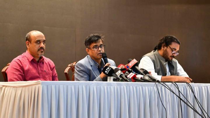 সবার সঙ্গে বৈঠক করে জাতীয় ঐক্যের ডাক দেবেন ড. ইউনূস সবার সঙ্গে বৈঠক করে জাতীয় ঐক্যের ডাক দেবেন ড. ইউনূস