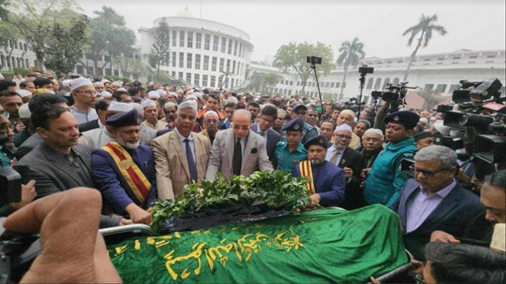 উপদেষ্টা হাসান আরিফের দ্বিতীয় জানাজা অনুষ্ঠিত, তৃতীয় জানাজা সচিবালয়ে উপদেষ্টা হাসান আরিফের দ্বিতীয় জানাজা অনুষ্ঠিত, তৃতীয় জানাজা সচিবালয়ে