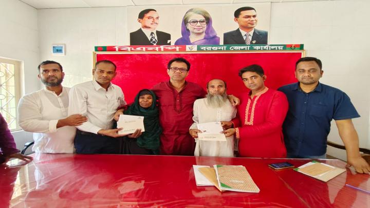 তারেক রহমান কর্তৃক প্রেরিত নিহত পরিবারকে ঈদের শুভেচ্ছা ও আর্থিক সহায়তা প্রদান