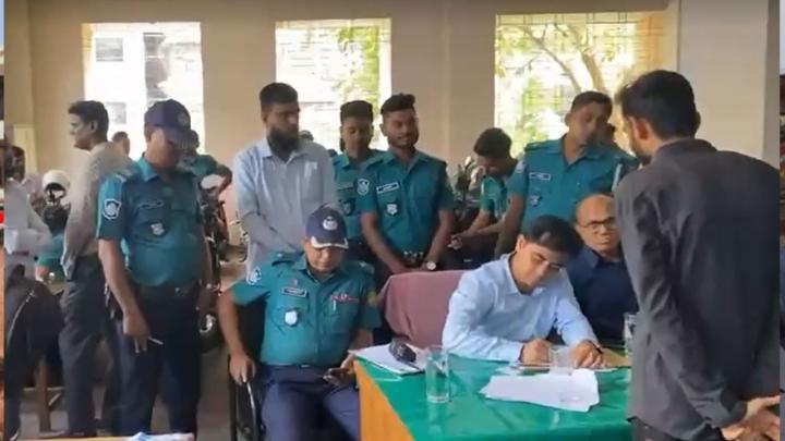মুগদা মেডিকেলে ২২ দালাল আটক, মোবাইল কোর্টে ১৫ দিনের কারাদণ্ড