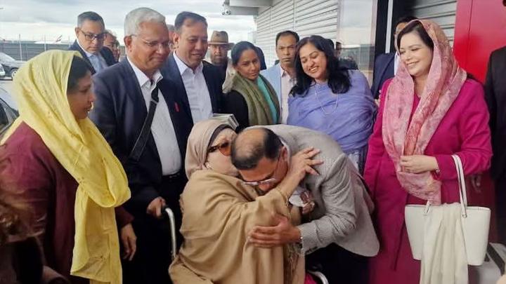 লন্ডন থেকে ঢাকার উদ্দেশে খালেদা জিয়া