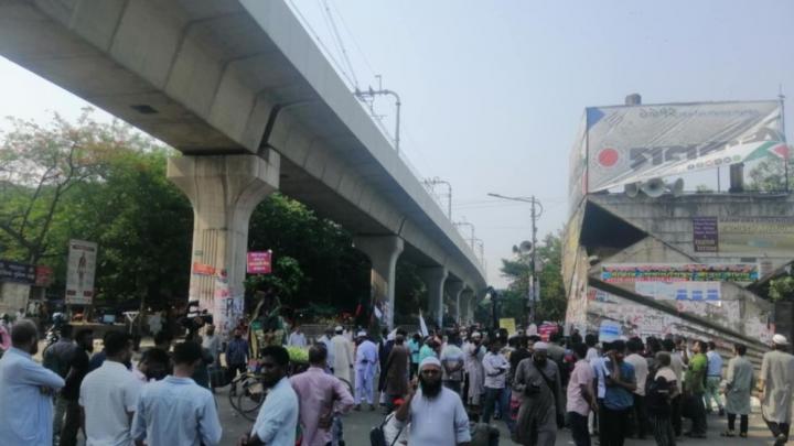 দ্বিতীয় দিনের মতো শাহবাগে চলছে ছাত্র-জনতার বিক্ষোভ