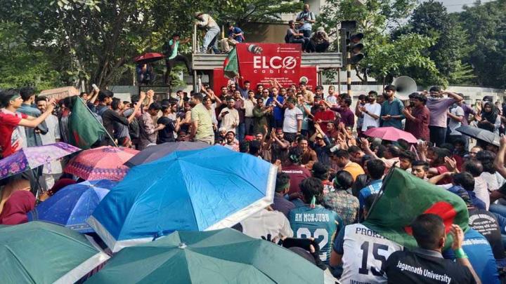 জগন্নাথ বিশ্ববিদ্যালয় শিক্ষার্থীদের গণঅনশন শুরু