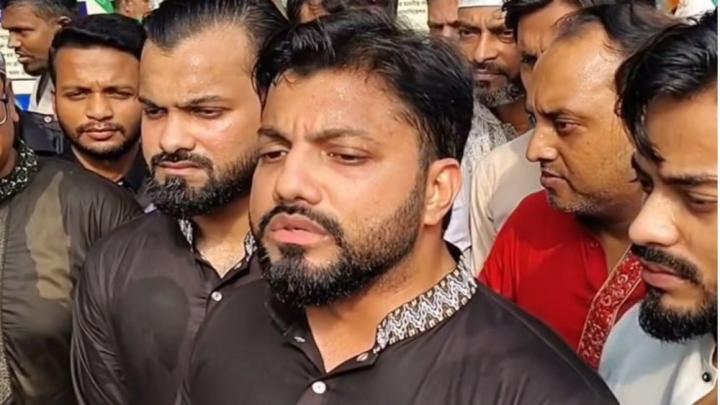 দেশকে গণতান্ত্রিক ধারা থেকে সরিয়ে নিতে একটি গোষ্ঠী কাজ করছে: ইশরাক