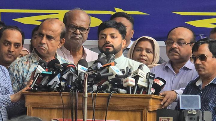 আসিফ মাহমুদের বিরুদ্ধে ‘গুরুতর’ অভিযোগ তুললেন ইশরাক