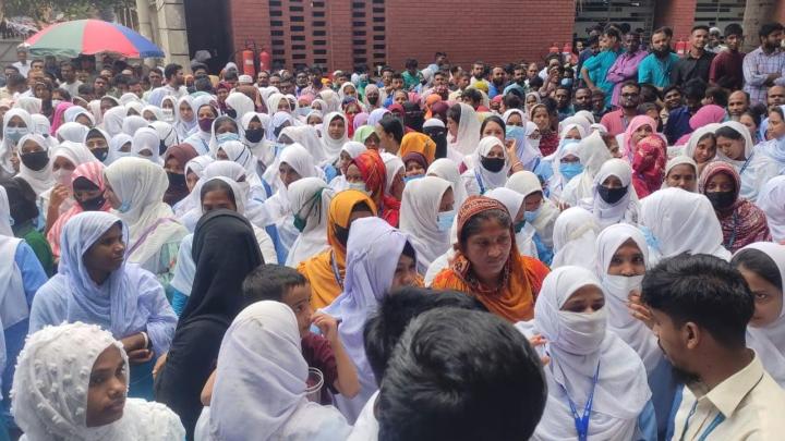 এনাম মেডিকেল কলেজ হাসপাতালে কর্মচারীদের বিক্ষোভ ও কর্মবিরতি
