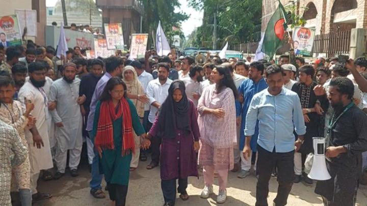 নতুন বাংলাদেশ গড়ার প্রতিশ্রুতি দিয়েছিলাম, আজ শপথ নিলাম: নাহিদ