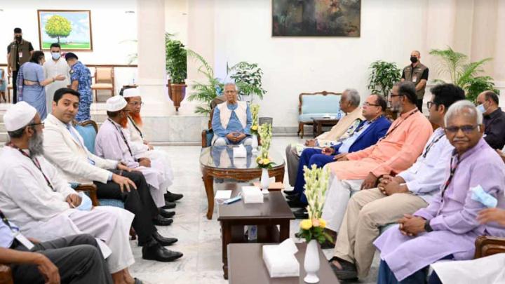 প্রধান উপদেষ্টার সঙ্গে বৈঠকে ১৪ রাজনীতিবিদ