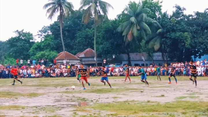 কৃষি বিজ্ঞানী ড. আলী আফজাল ফুটবল টুর্নামেন্টে ফাইনালে মহম্মদপুর