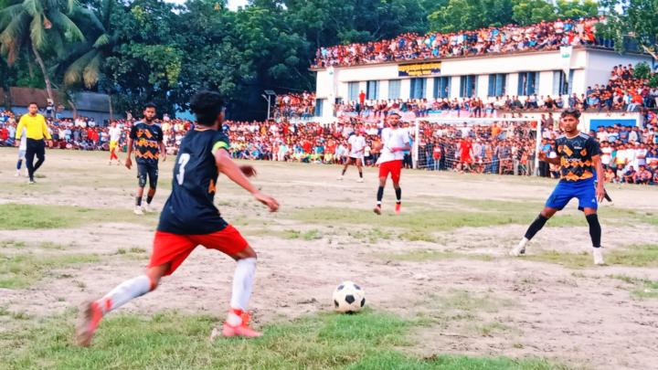 ড. আলী আফজাল ফুটবল টুর্নামেন্টে চ্যাম্পিয়ন মহম্মদপুর ফুটবল একাডেমি