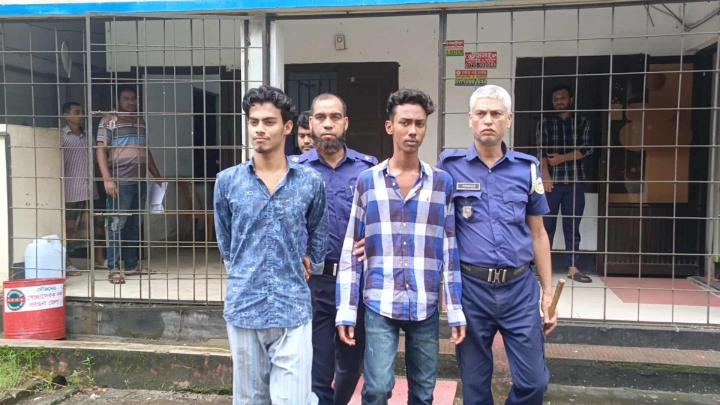 বরগুনায় কিশোর গ্যাংয়ের দুই সদস্য গ্রেপ্তার