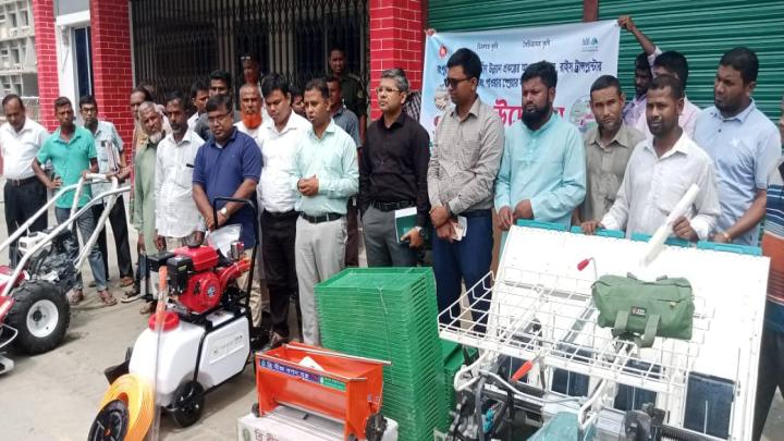 ডিমলা কৃষি সম্প্রসারণ অধিদপ্তরের উদ্যোগে কৃষি যন্ত্রপাতি বিতরণ