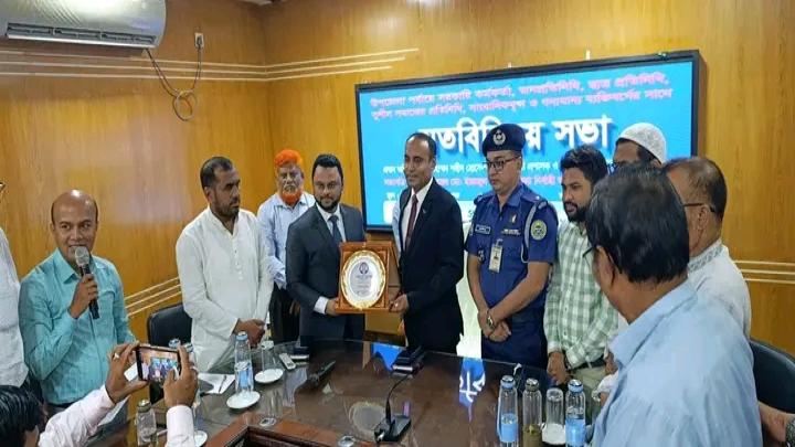 নির্বাচন নিয়ে কথা বলতে গিয়ে সাংবাদিকদের হুশিয়ারী দিলেন জেলা প্রশাসক