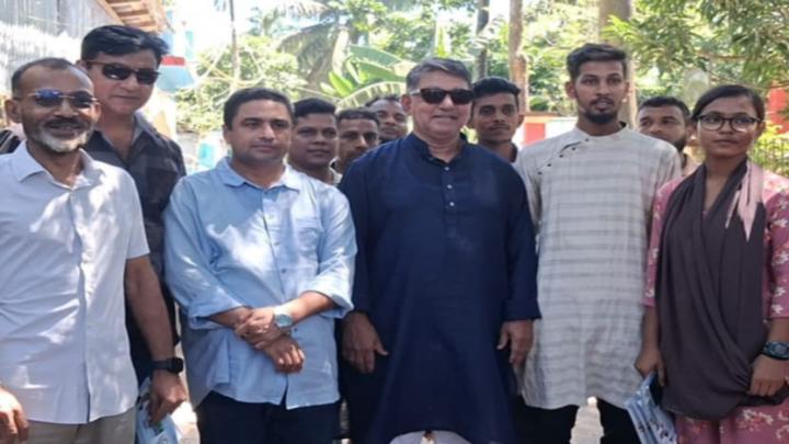 বামনার বিভিন্ন স্থানে গনসংযোগ করেন  কর্নেল হারুন(অবঃ)