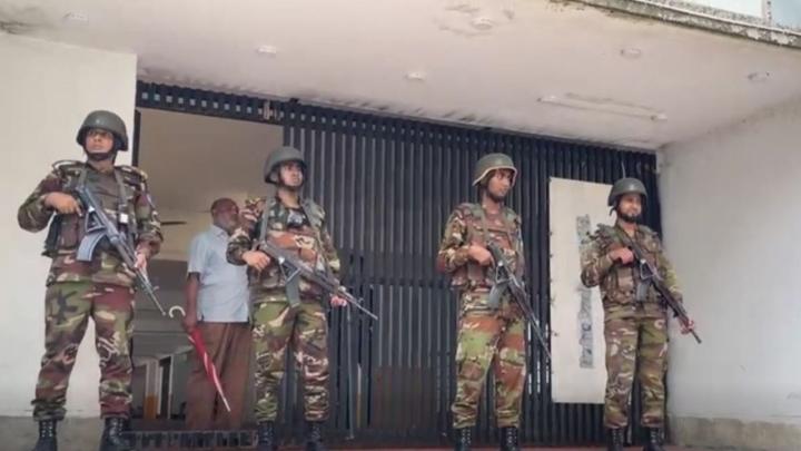 হাজী সেলিমের বাসভবন ঘিরে রেখেছে যৌথবাহিনী