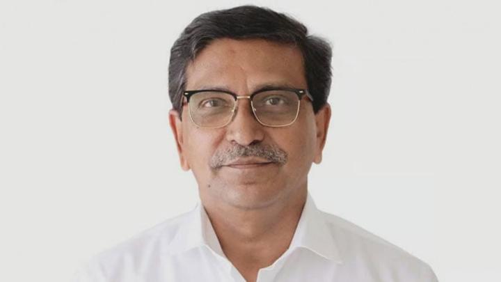 এবার বিচারপ্রক্রিয়া শুরু হানিফের, গ্রেপ্তারি পরোয়ানা জারি