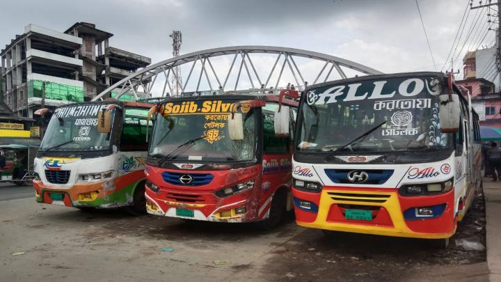 বগুড়ার শেরপুরে পরিবহন শ্রমিকদের কর্মবিরতি ভোগান্তিতে যাত্রী