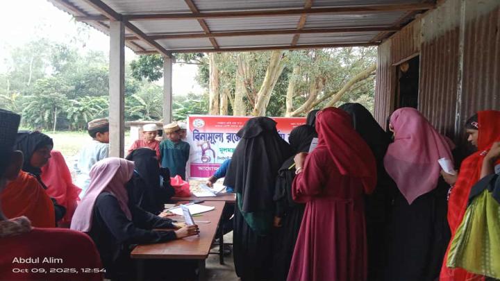 স্বেচ্ছাসেবী সংগঠন কর্তৃক আয়োজিত ইসলামিয়া দাখিল মাদ্রাসায় বিনামূল্যে রক্তের গ্রুপ ক্যাম্পেই