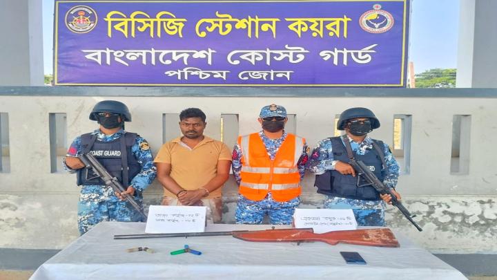 কয়রায় ডাকাতের প্রস্তুতিকালে অস্ত্র গোলাবারুদ সহ ছোটন বাহীনির ১ সহযোগী আটক