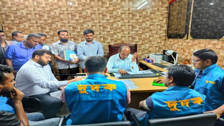 শ্যামনগর উপজেলা স্বাস্থ্য কমপ্লেক্সে দুদকের অভিযানে ৪ জনকে কারাদণ্ড