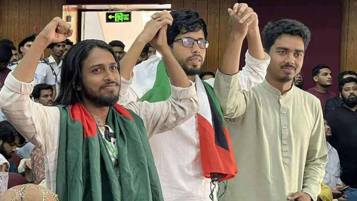 রাকসু: ভিপি-এজিএসসহ ২৩ পদের ২০টিতেই জয়ী শিবিরের প্যানেল