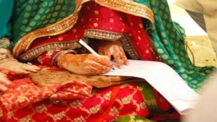আমতলীতে এক নারীর বিরুদ্ধে একাধিক বিয়ের নামে অর্ধ কোটি টাকা হাতিয়ে নেয়ার অভিযোগ