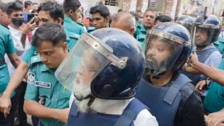 একই মামলায় হাজী সেলিম ও ছেলে সোলায়মান রিমান্ডে