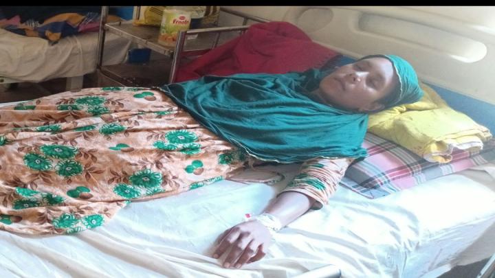 কালকিনিতে কবিরাজের রুটি পরা খেয়ে হাসপাতালে ভর্তি প্রবাসীর স্ত্রী কালকিনিতে কবিরাজের রুটি পরা খেয়ে হাসপাতালে ভর্তি প্রবাসীর স্ত্রী