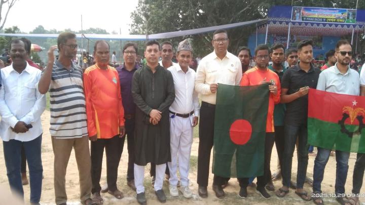 তানোরে ব্যারিস্টার আমিনুল হক স্মৃতি ফুটবল টুর্নামেন্ট শুভ উদ্বোধন