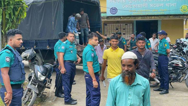 ব্যাটারিচালিত রিকশা ইস্যুতে সিলেটে ধরপাকড়, বাসদ-সিপিবি নেতাকর্মীসহ আটক ৩৮