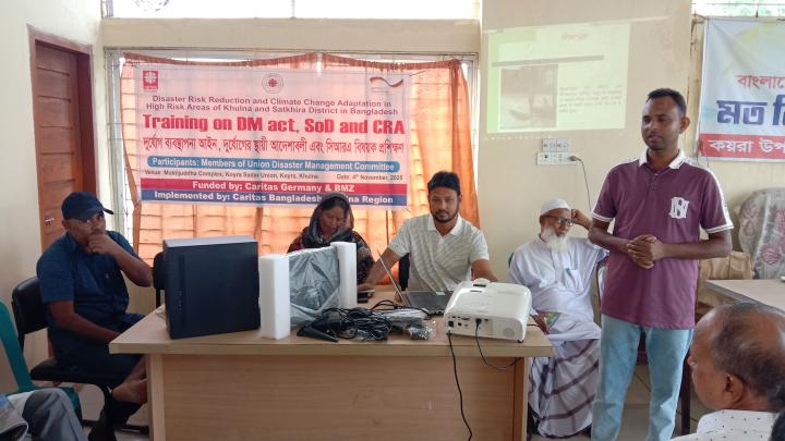 কয়রায় দূর্যোগের আদেশবলী ও সিআরএ বিষয়ক প্রশিক্ষণ