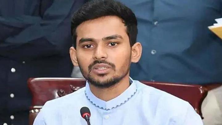 দেশের বাস্তবতায় নির্বাচন করতে ১০-২০ কোটি টাকা লাগে : আসিফ মাহমুদ