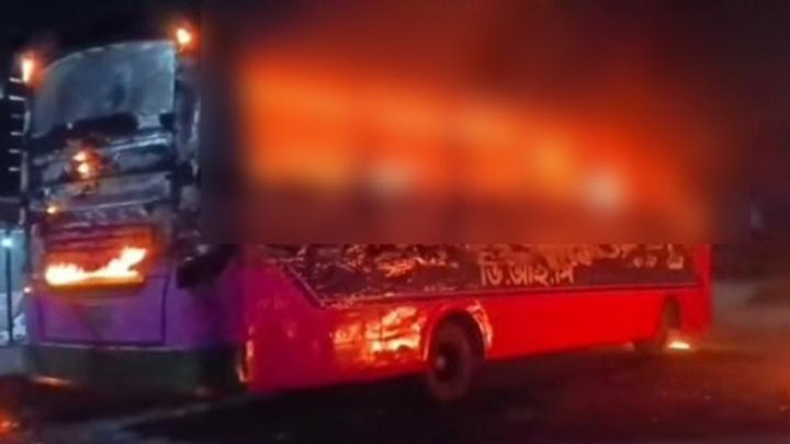 গাজীপুরে সাত ঘণ্টায় সড়কের পাশে দাঁড়িয়ে থাকা ৩ বাসে অগ্নিসংযোগ