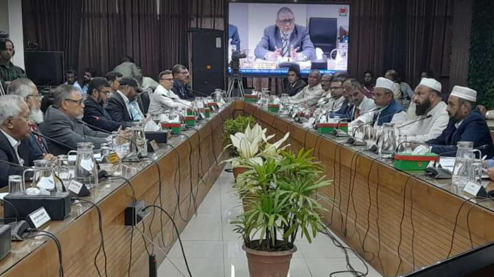 শিশুদের প্রযুক্তি, খেলাধুলা ও উদ্যোক্তা প্রতিযোগিতায় আনতে হবে