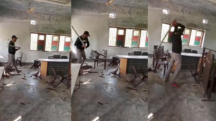 পিরোজপুরে সরকারি সোহরাওয়ার্দী কলেজের অফিসে ভাঙচুর