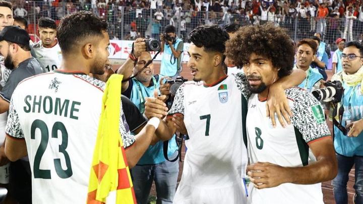 মোরসালিনের গোল, হামজার সেভে প্রথমার্ধে এগিয়ে বাংলাদেশ