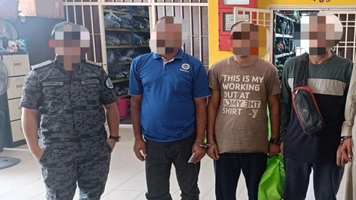 ৪৯ বাংলাদেশিসহ ১১১ অভিবাসীকে ফেরত পাঠাল মালয়েশিয়া