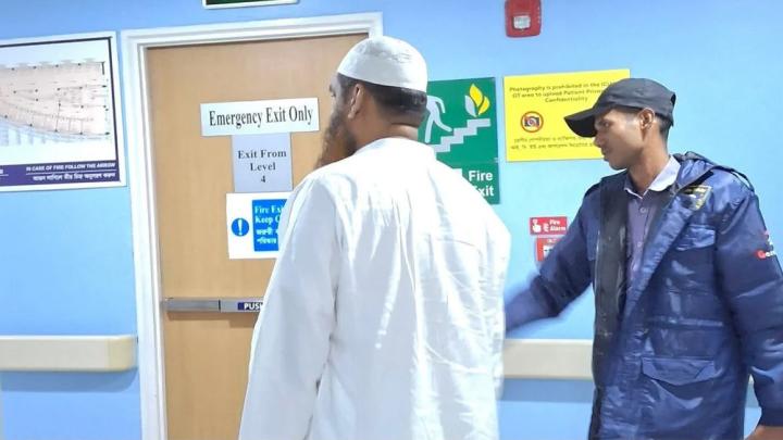 হাসপাতালে গিয়ে খালেদা জিয়ার স্বাস্থ্যের খোঁজ নিলেন মামুনুল হক