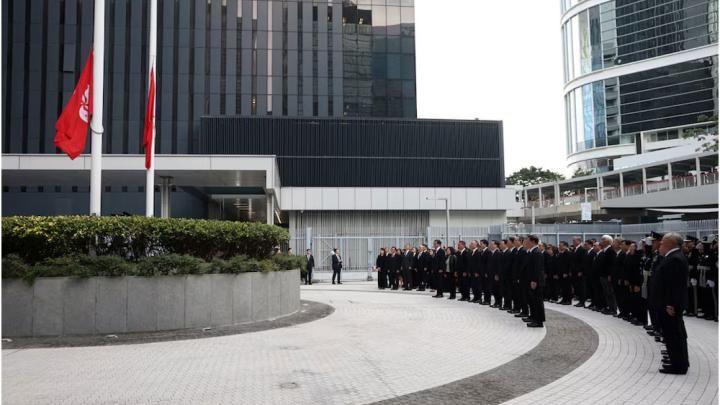 কয়েক দশকের মধ্যে সবচেয়ে ভয়াবহ অগ্নিকাণ্ড, হংকংয়ে ৩ দিনের শোক