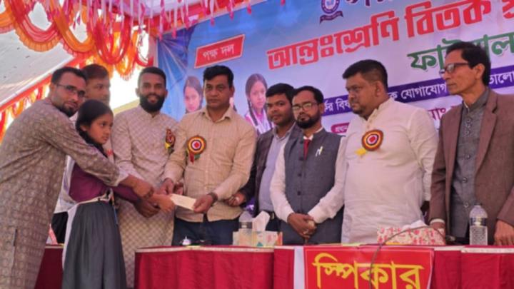 পরীরখাল মডেল স্কুলে আন্তঃশ্রেণী বিতর্ক প্রতিযোগিতা অনুষ্ঠিত