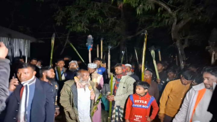 ডিমলায় বুড়িতিস্তা খনন প্রকল্পের বিরুদ্ধে মশাল মিছিল