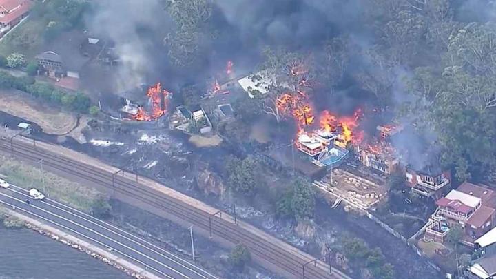 অস্ট্রেলিয়ায় জরুরি অবস্থা জারি