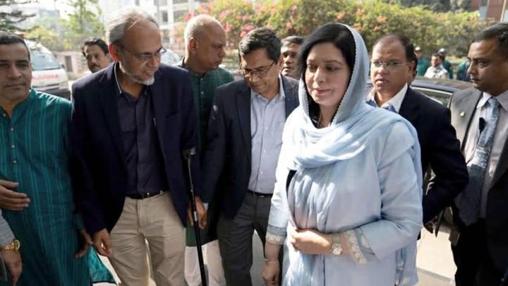 খালেদা জিয়ার অবস্থা অপরিবর্তিত, গ্রহণ করতে পারছেন মেডিসিন