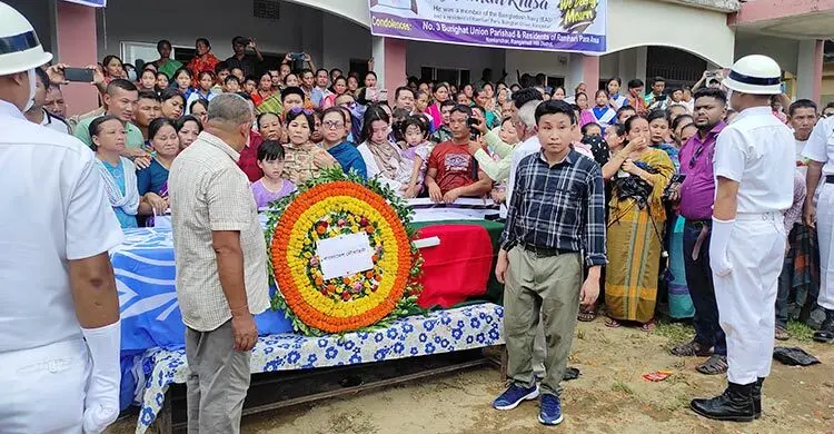 নৌবাহিনীর সদস্য ট্রোম্যান খীসার অন্ত্যেষ্টিক্রিয়া সম্পন্ন