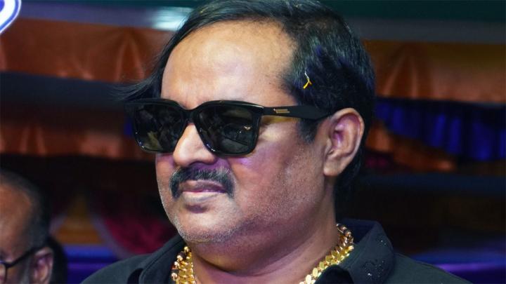 পৈতৃক সম্পত্তির ভাগ চাইলেই বোনদের প্রাণে মারার হুমকি দেন ডিপজল!