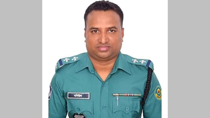 অস্ত্র দিয়ে ফাঁসানো হলো অটোচালককে! নেপথ্যে এসআই বদিউল