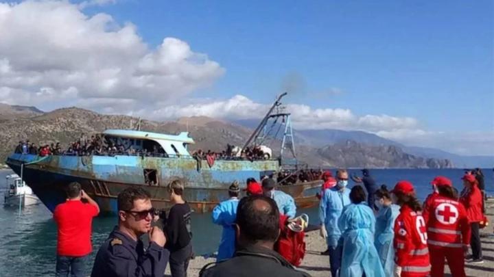 গ্রিসের উপকূল থেকে বাংলাদেশিসহ ৪০০ অভিবাসনপ্রত্যাশী উদ্ধার