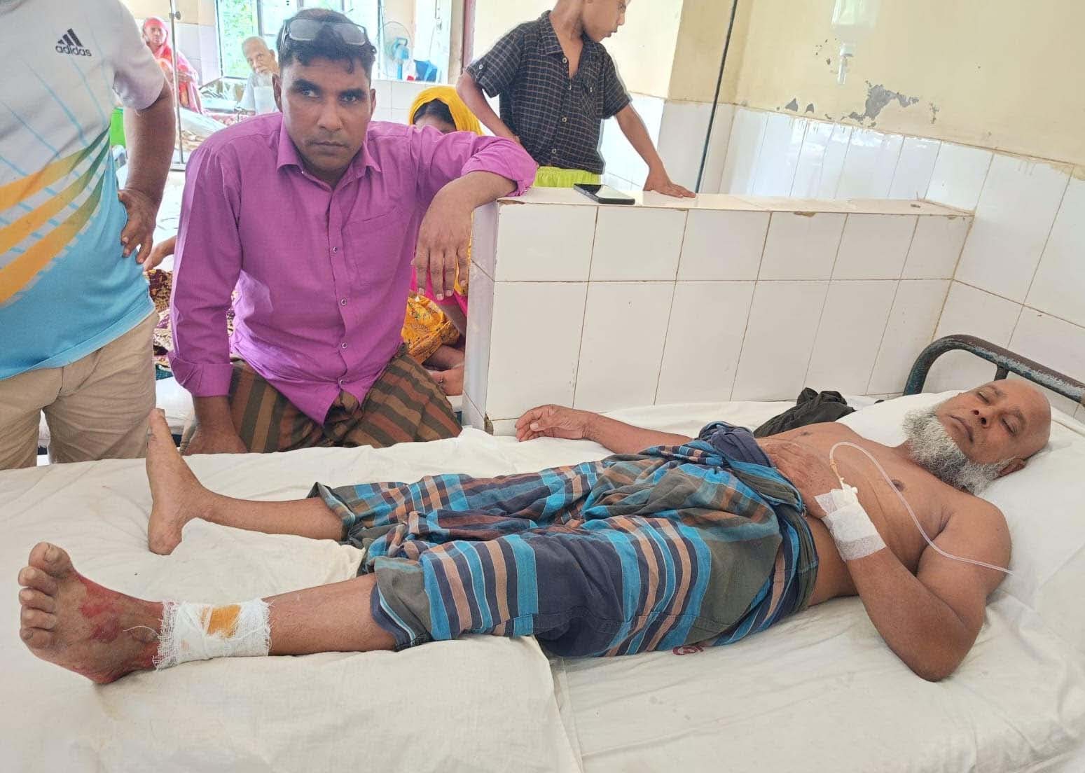 বোয়ালমারীতে ব্যবসায়ীকে কুপিয়ে ৩ লাখ টাকা ছিনতাই