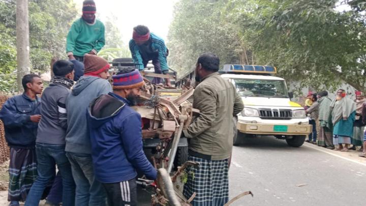 বোয়ালমারীতে পিকআপের ধাক্কায় অটো ভ্যান শ্রমিক নিহত, আহত ৫